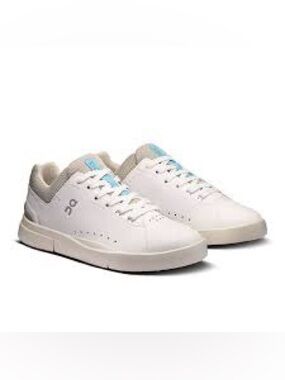On Running Roger Advantage White/ Gray Women’s Tennis Sneakers